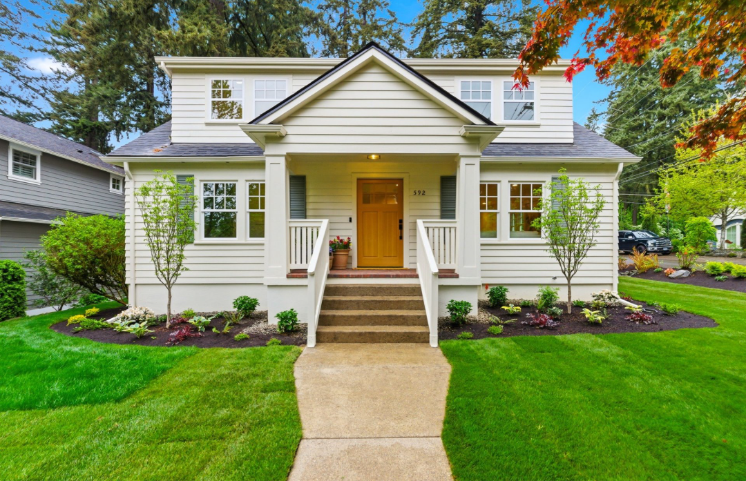 592 9th St, Lake Oswego