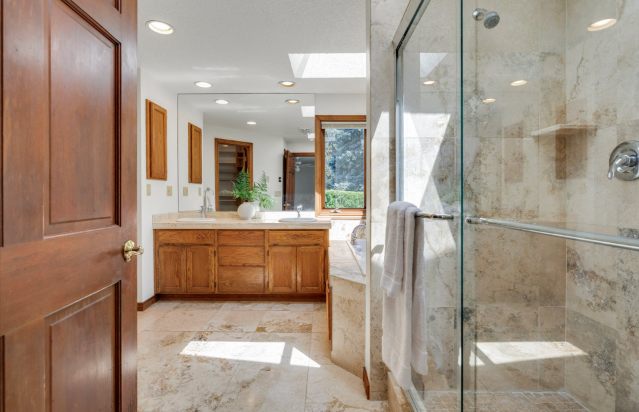 2105 Bridle Way